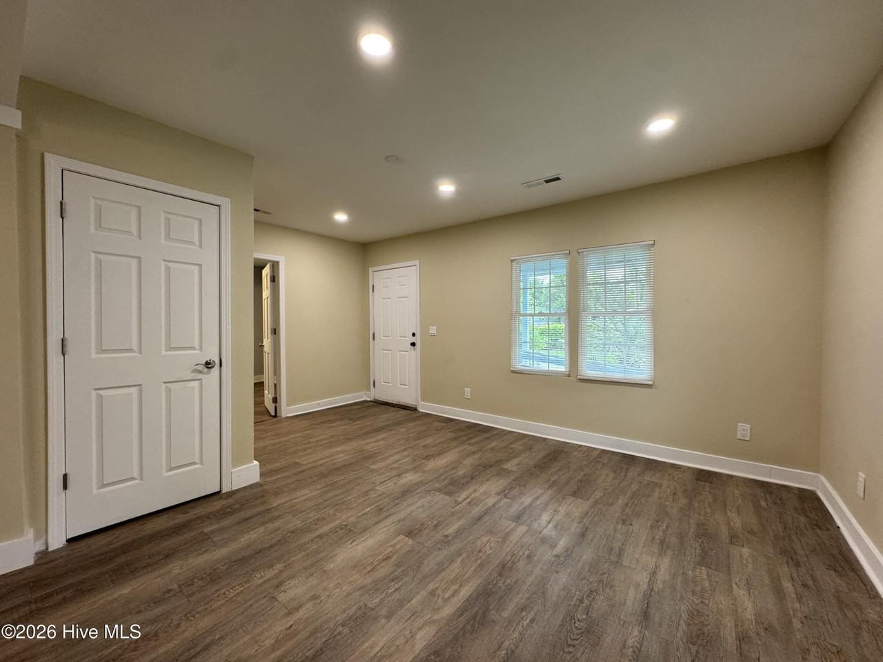 1407 Norman St - Photo 3 of 22