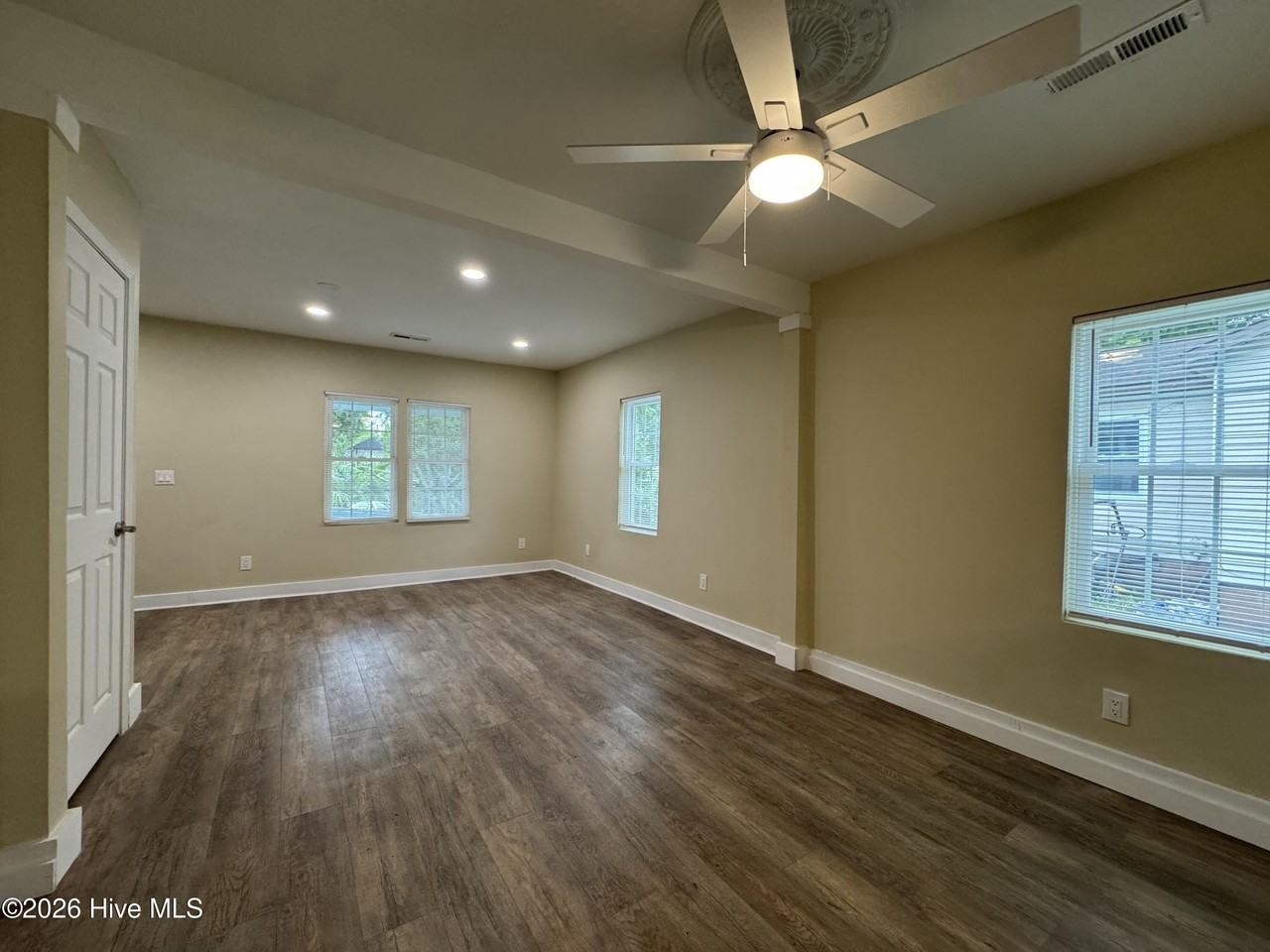 1407 Norman St - Photo 4 of 22