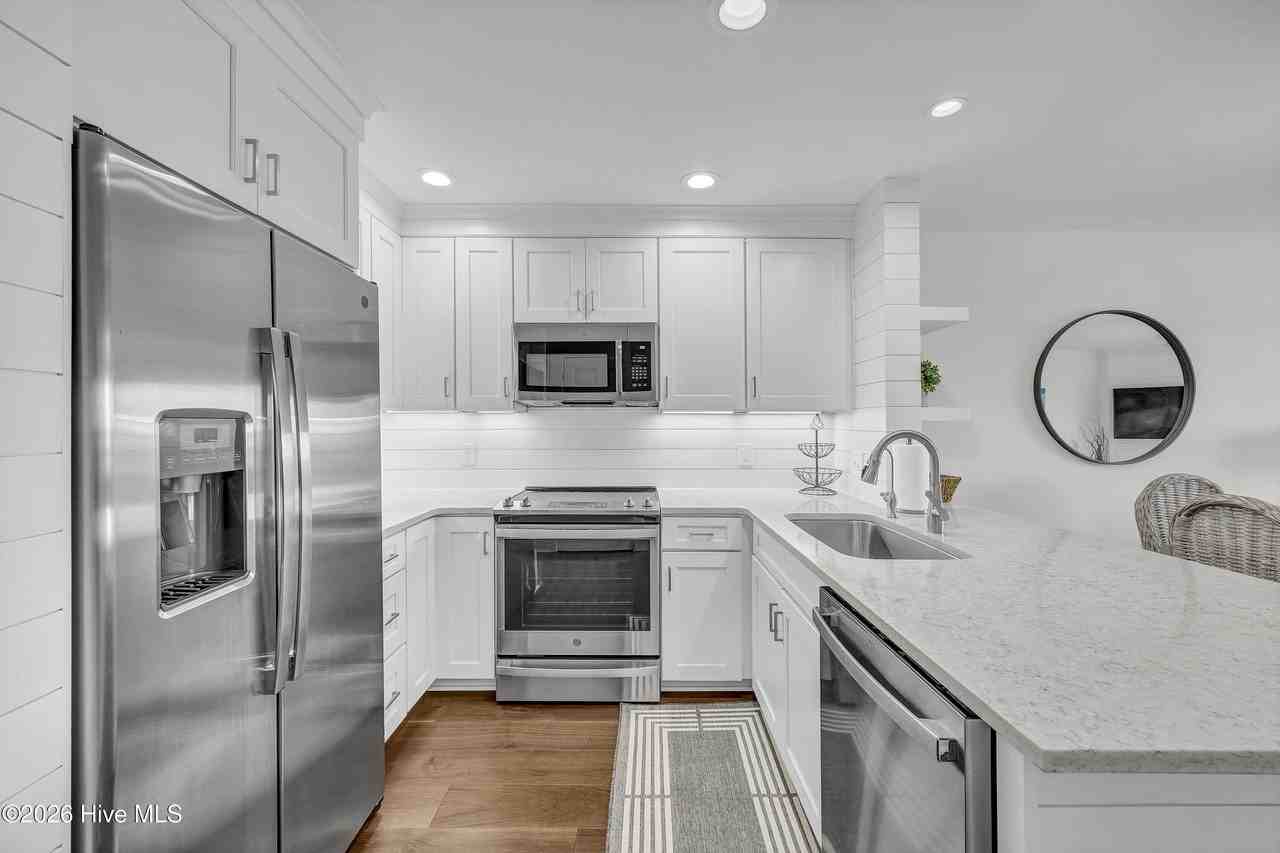 2307 N Lumina Ave #D - Photo 3 of 33