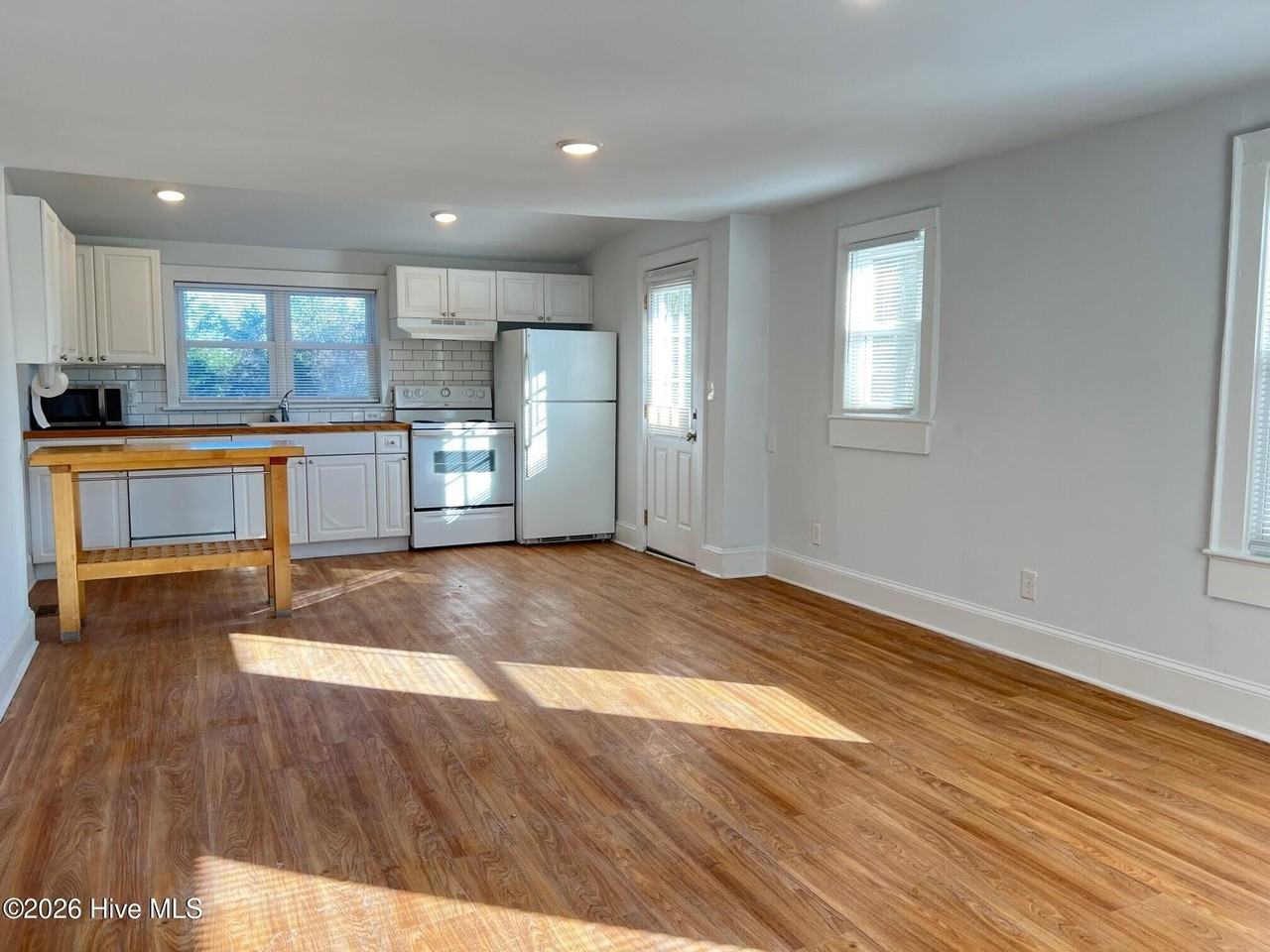 249 N Carolina Ave - Photo 2 of 10