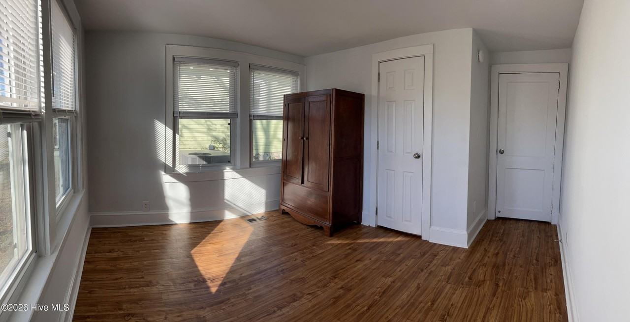 249 N Carolina Ave - Photo 4 of 10