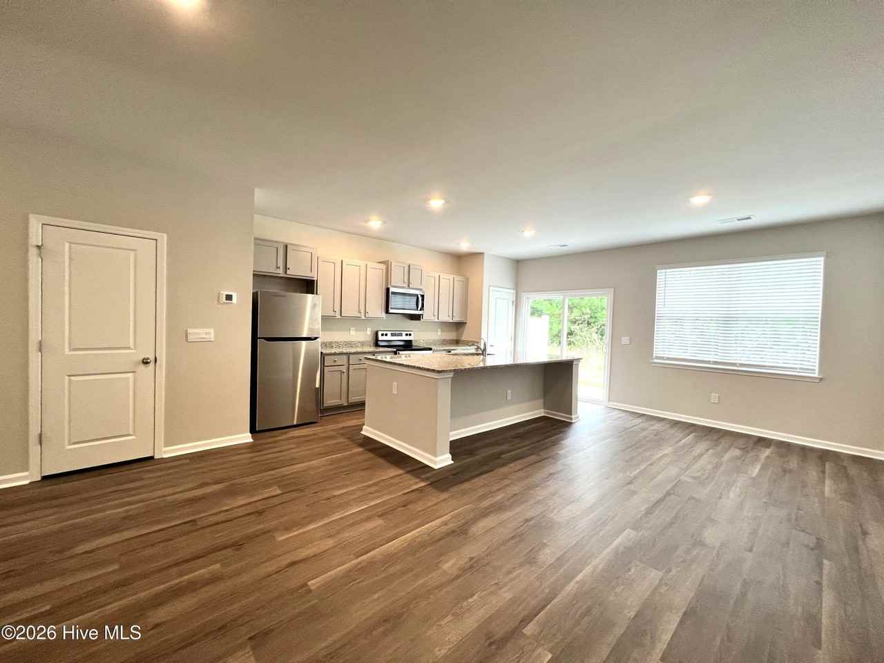 3618 Roseblossom Dr - Photo 3 of 19