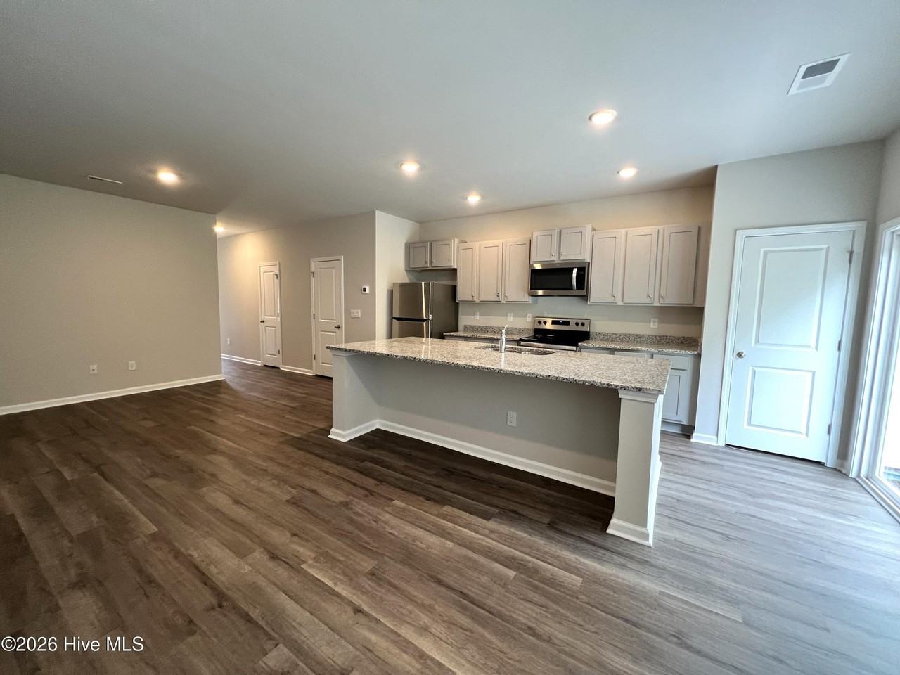 3618 Roseblossom Dr - Photo 4 of 19
