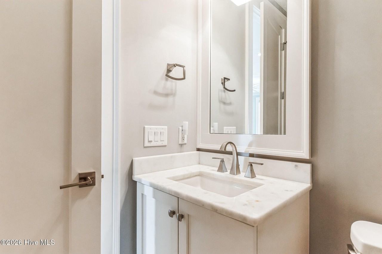 3609 Watercraft Ferry Ave - Photo 5 of 38
