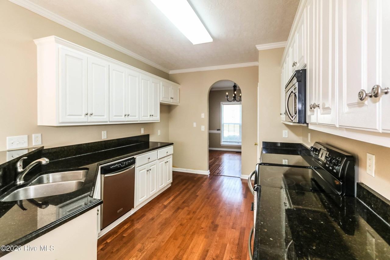 547 Great Fls - Photo 6 of 28