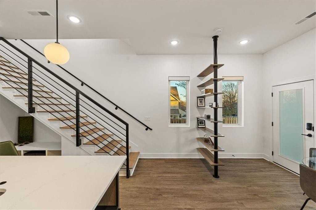 1213 E 29th St - Photo 7 of 27