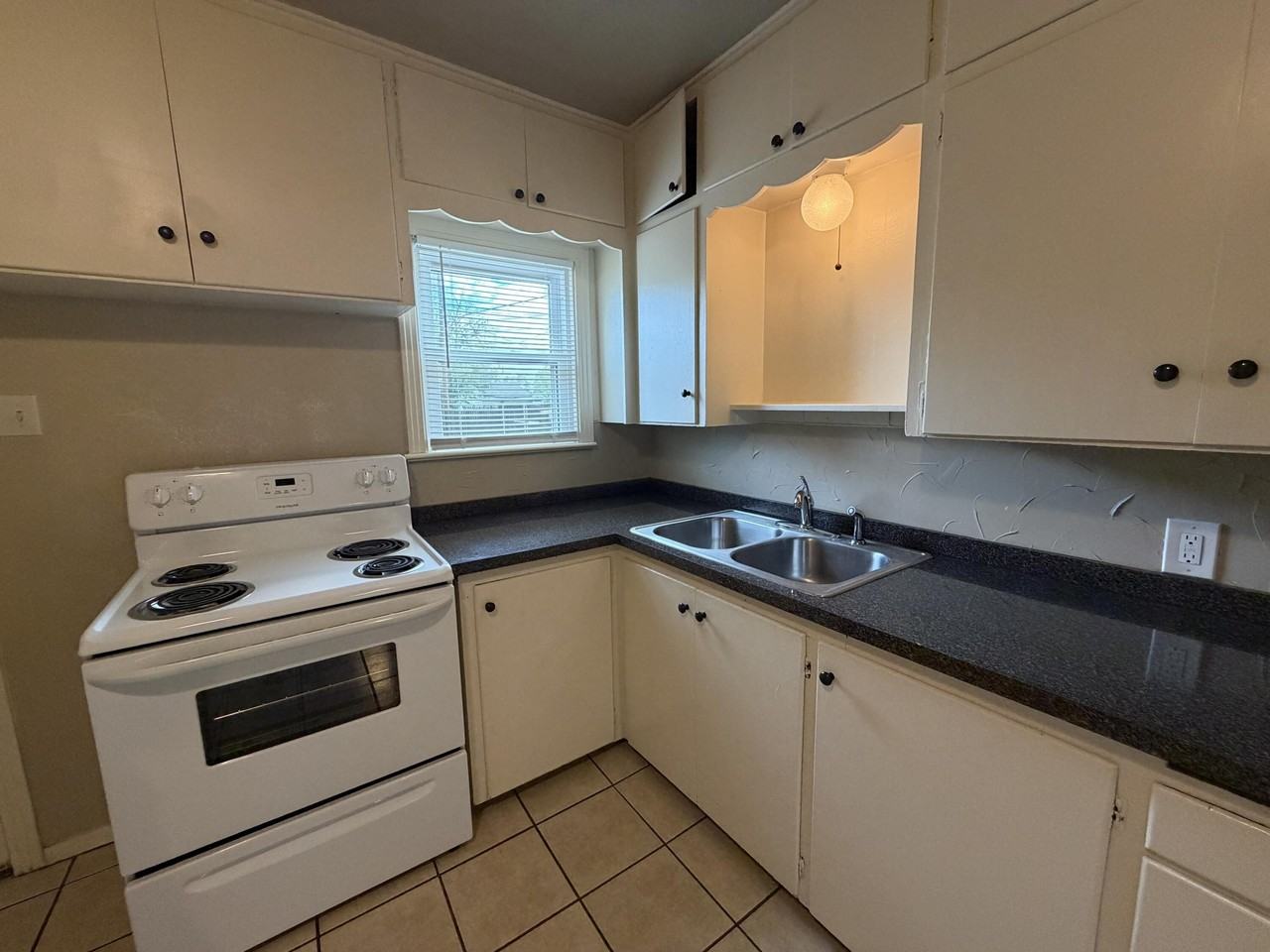 2706 37th St - Photo 6 of 14
