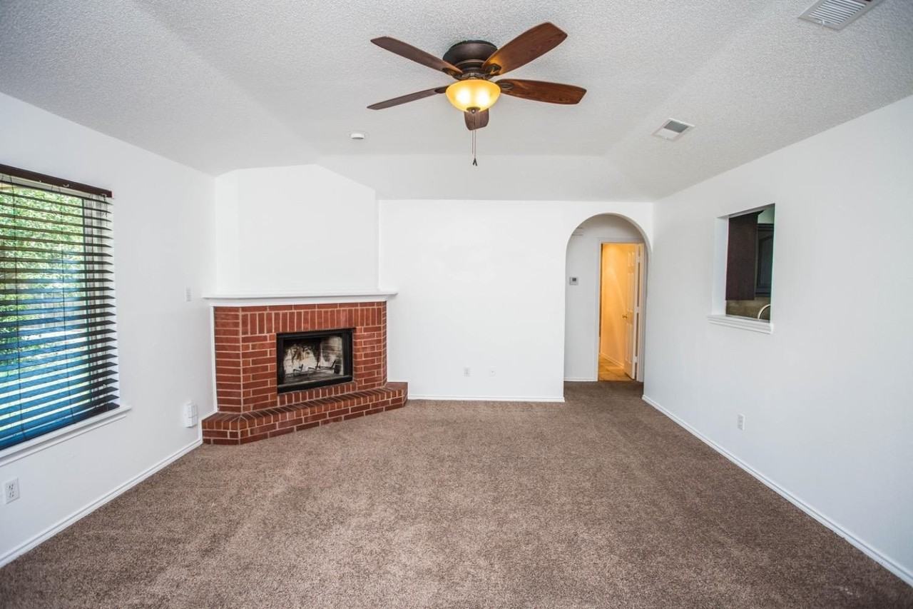 6308 14th St - Photo 4 of 30