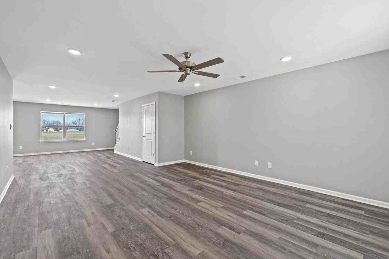 216 Candy Apple Ln - Photo 3 of 37