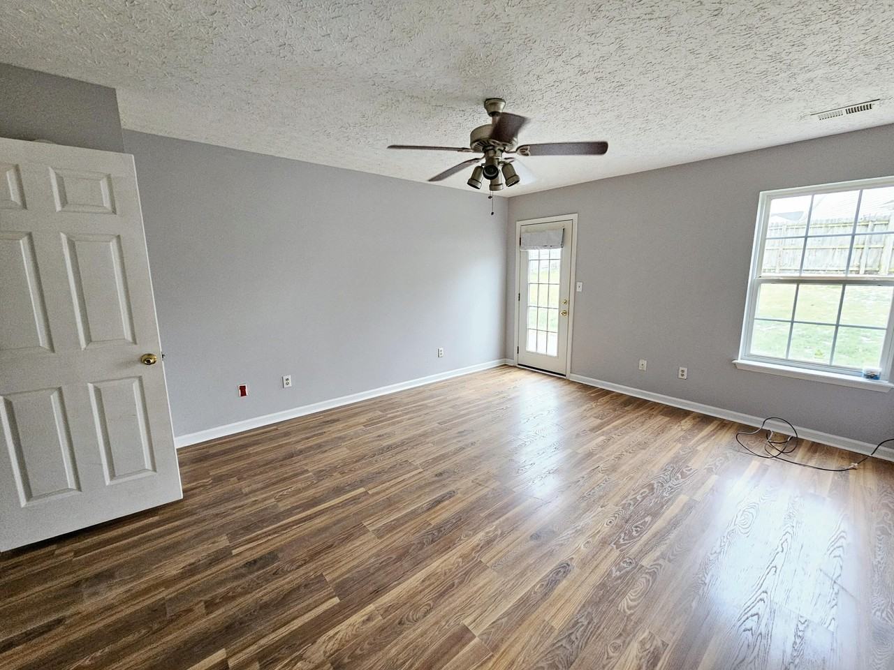 106 Deerfield Ln - Photo 7 of 17