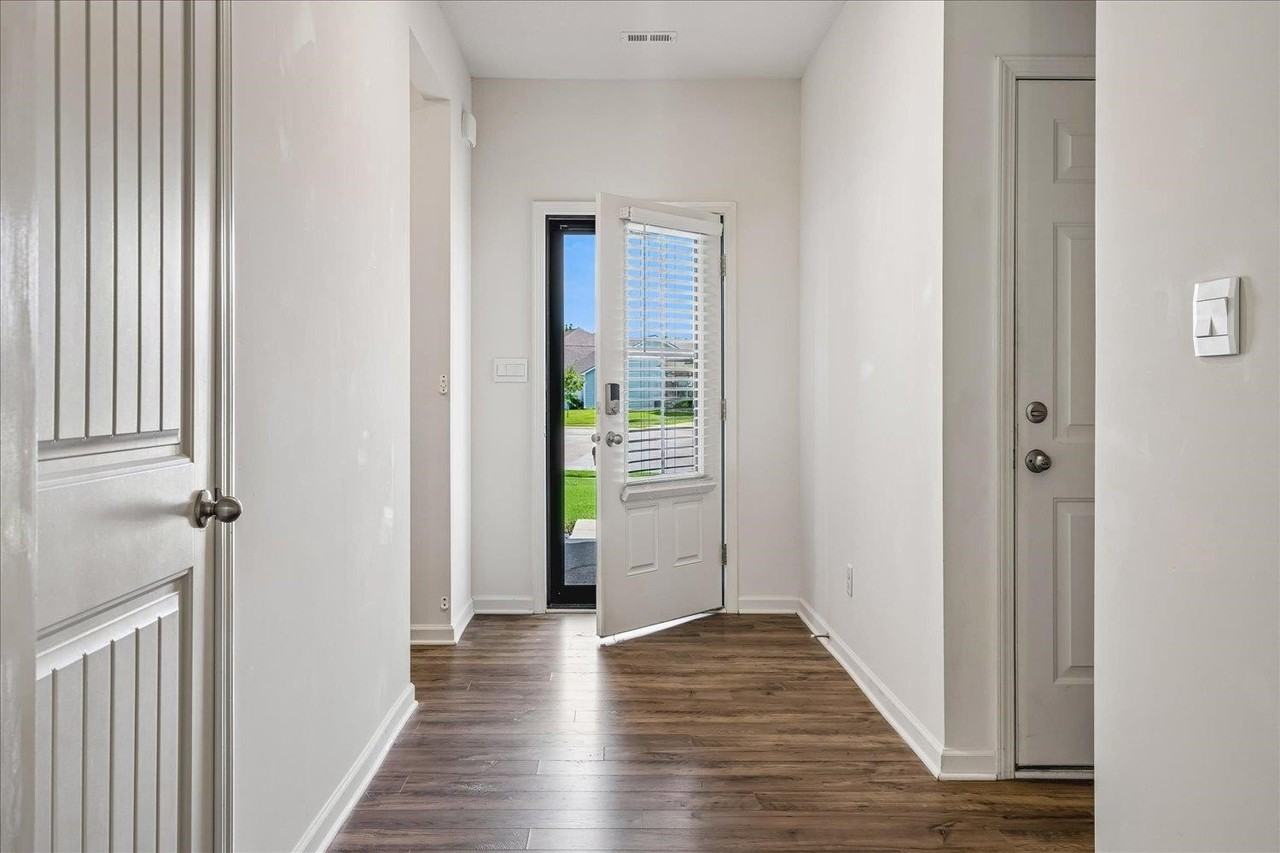 340 Driftwood Loop - Photo 6 of 34