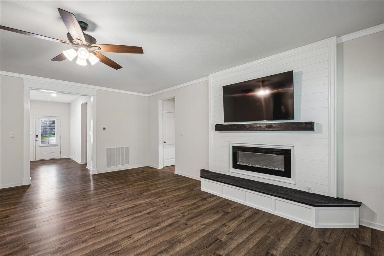 340 Driftwood Loop - Photo 7 of 34