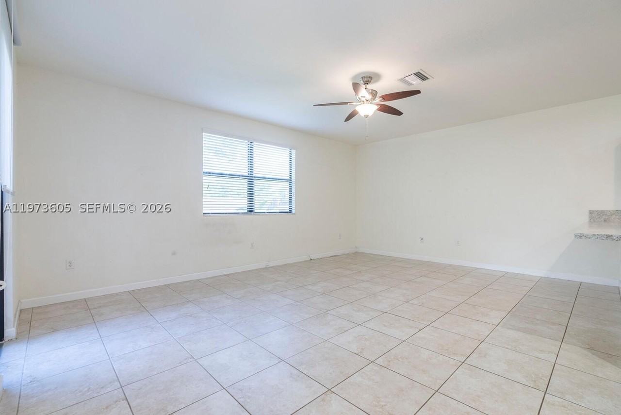 516 Se 35th Ter - Photo 6 of 25