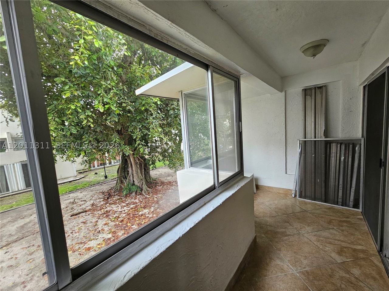 1912 Sw 17th Ave #11 - Photo 4 of 27