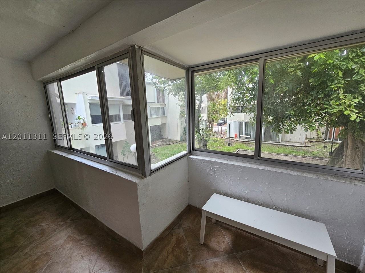 1912 Sw 17th Ave #11 - Photo 5 of 27