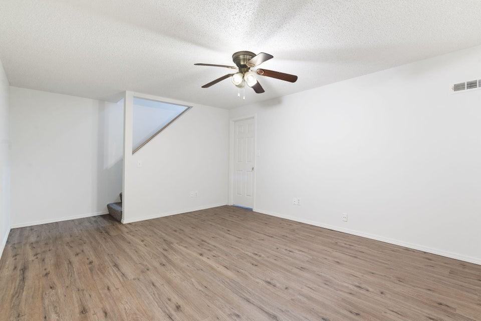 1727 E Walnut St #T - Photo 7 of 17