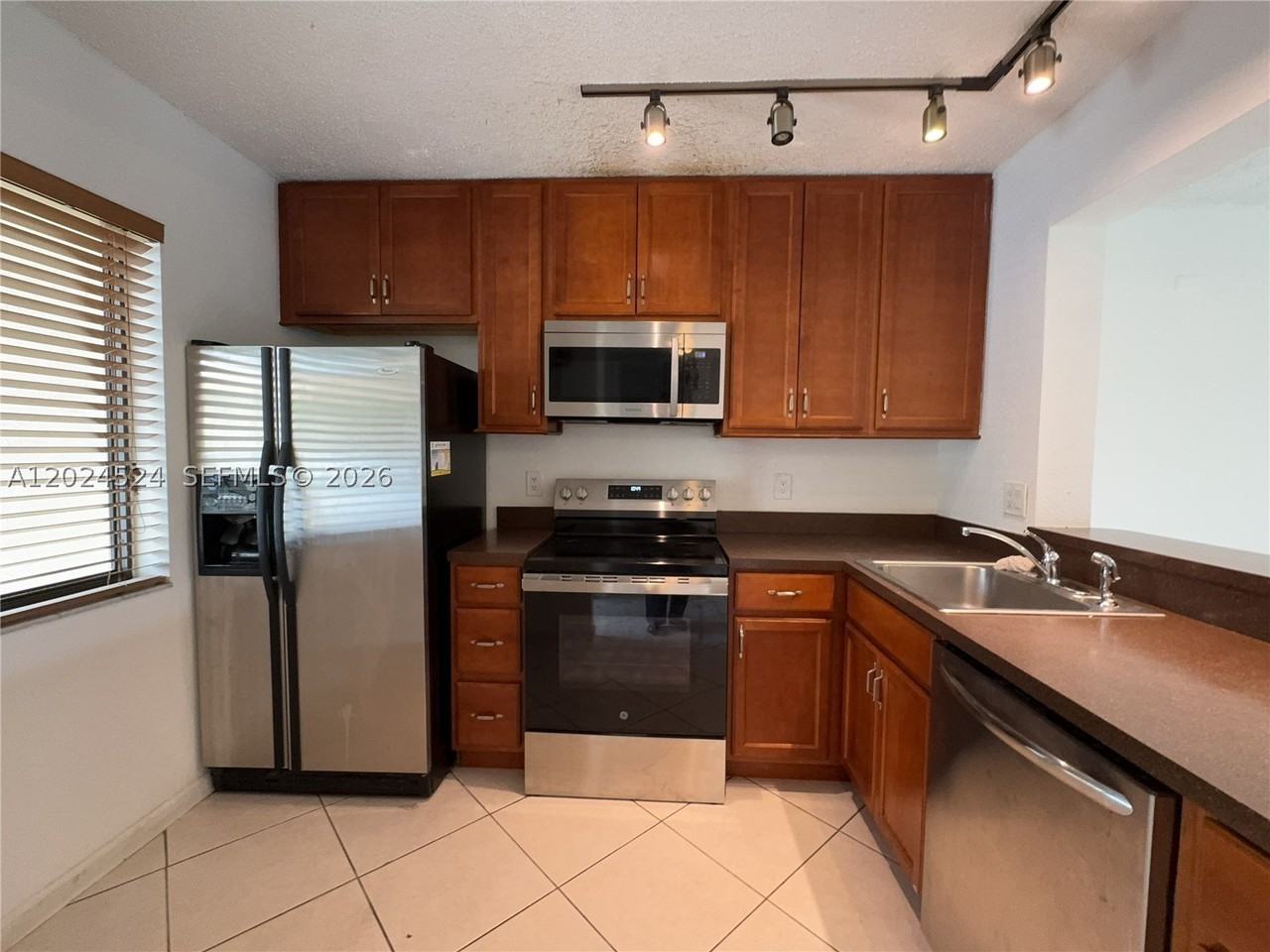 6552 Arleigh Ct #102 - Photo 3 of 24