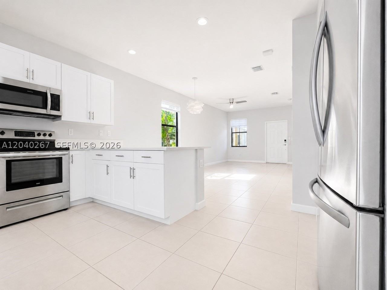 1523 Sw 29th St #1523 - Photo 6 of 15