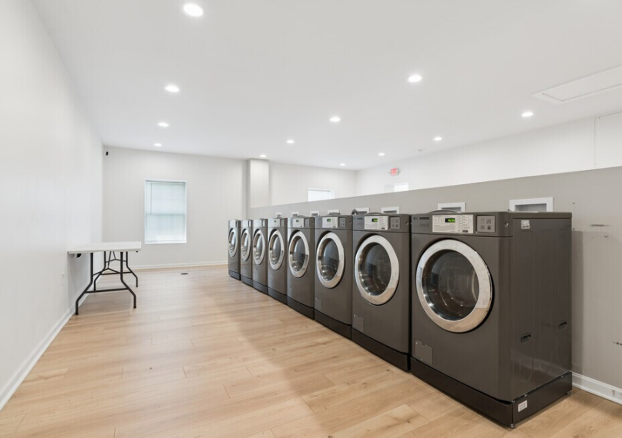 Colonial Oaks Apartments - Photo 3 of 12