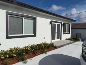 831 Se 9th Ave - Photo 1 of 1