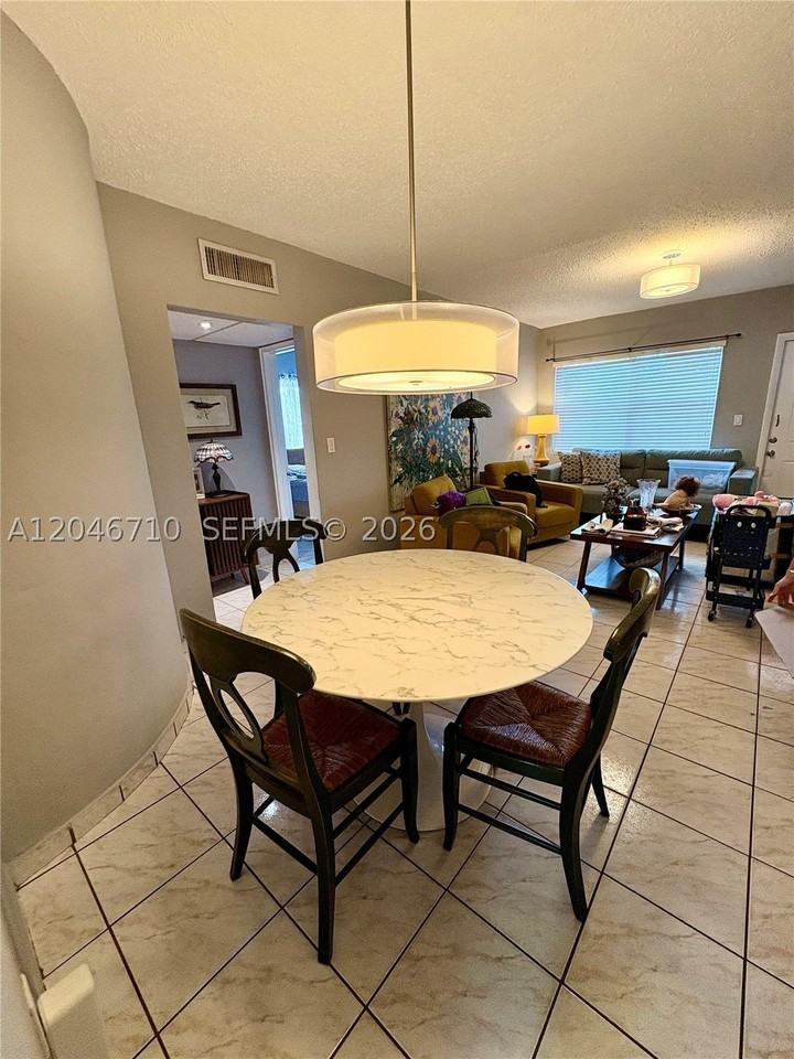 3501 Sw 10th St #1B - Photo 6 of 13