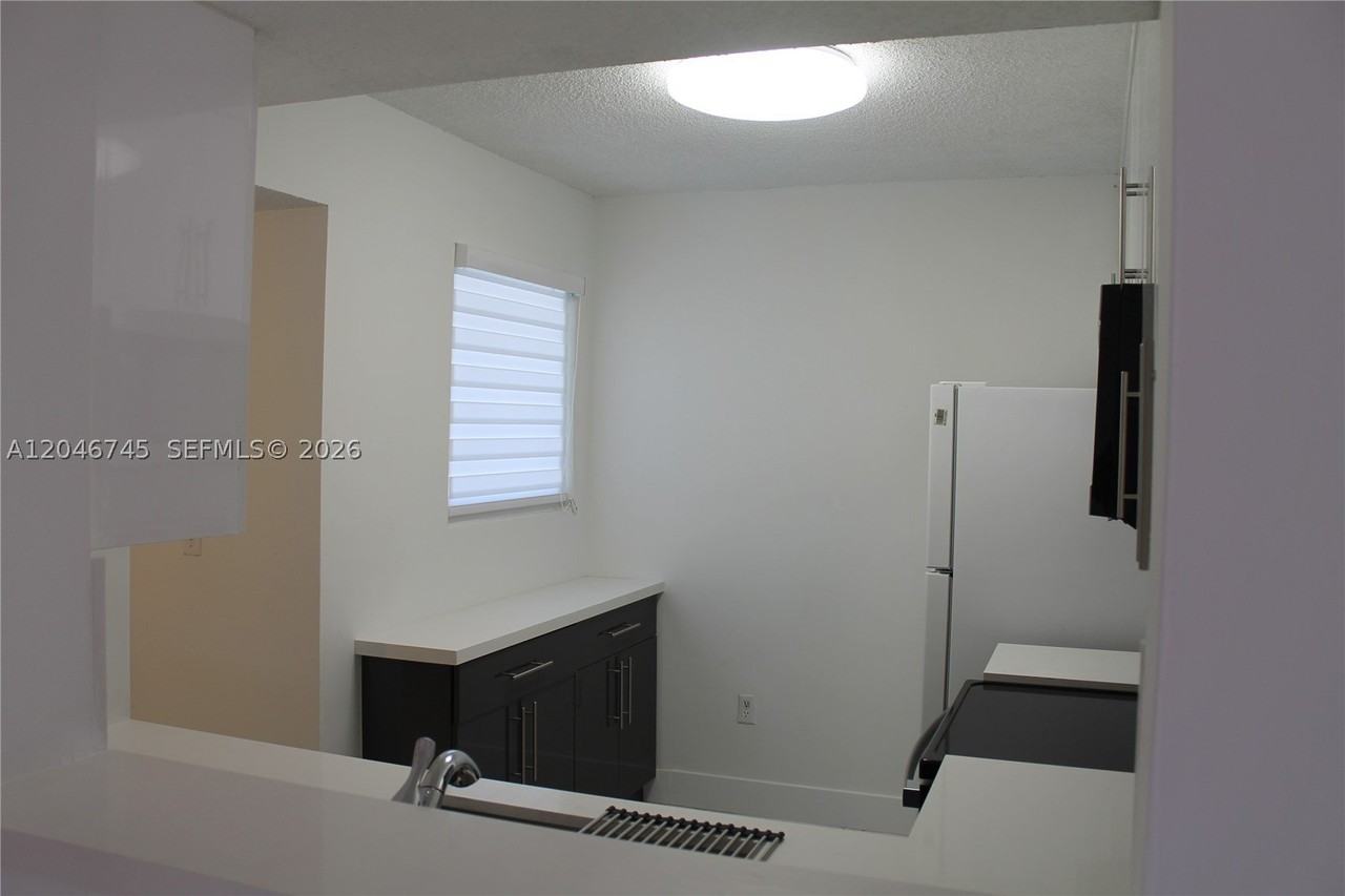 1153 Nw 125th Pl #106 - Photo 6 of 30
