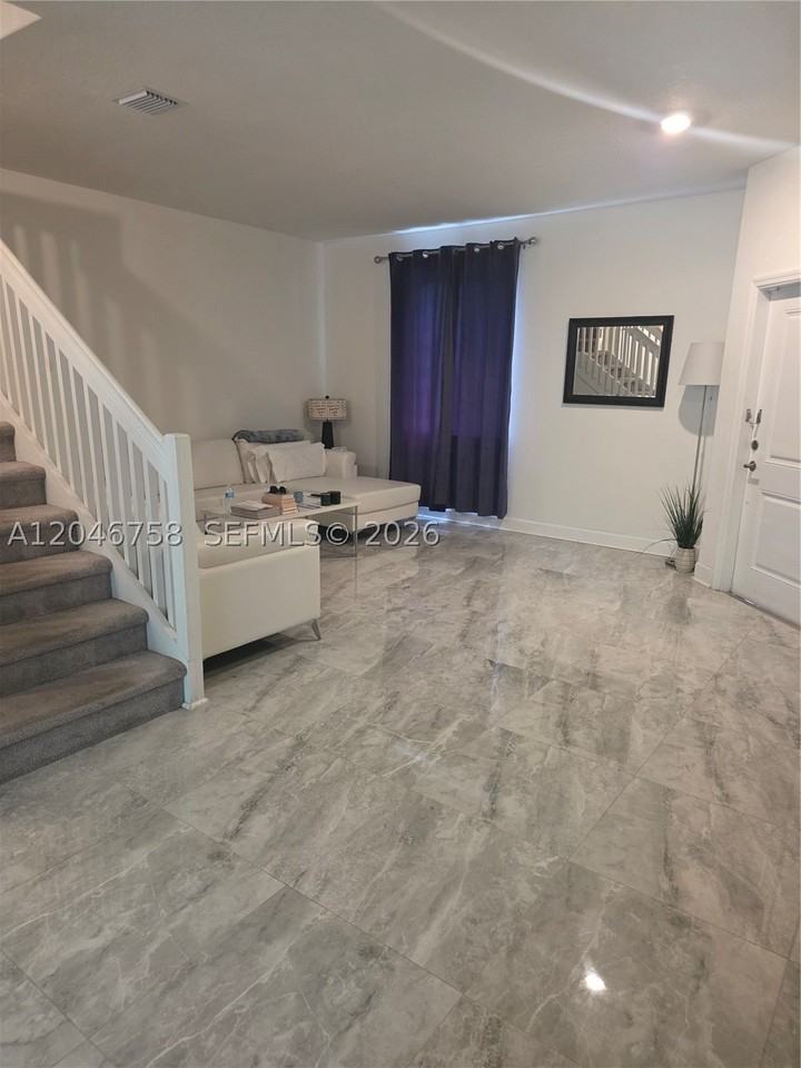 21124 Ne 8th Ave #211 - Photo 3 of 15