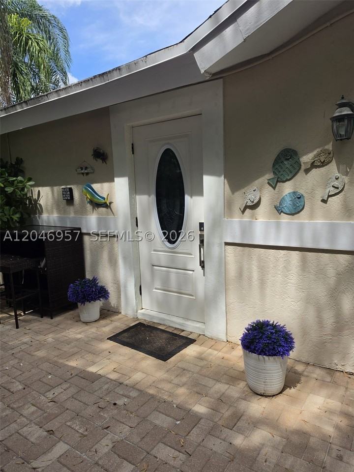 9760 Sw 148th St - Photo 2 of 17