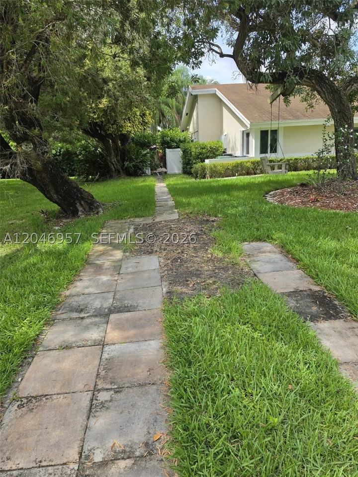 9760 Sw 148th St - Photo 4 of 17