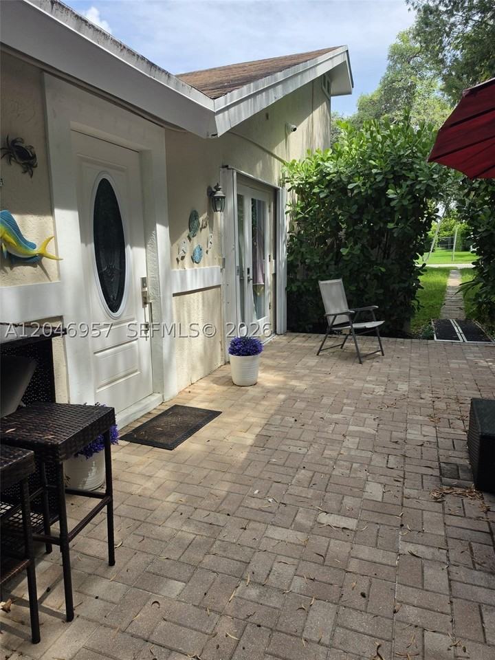 9760 Sw 148th St - Photo 6 of 17