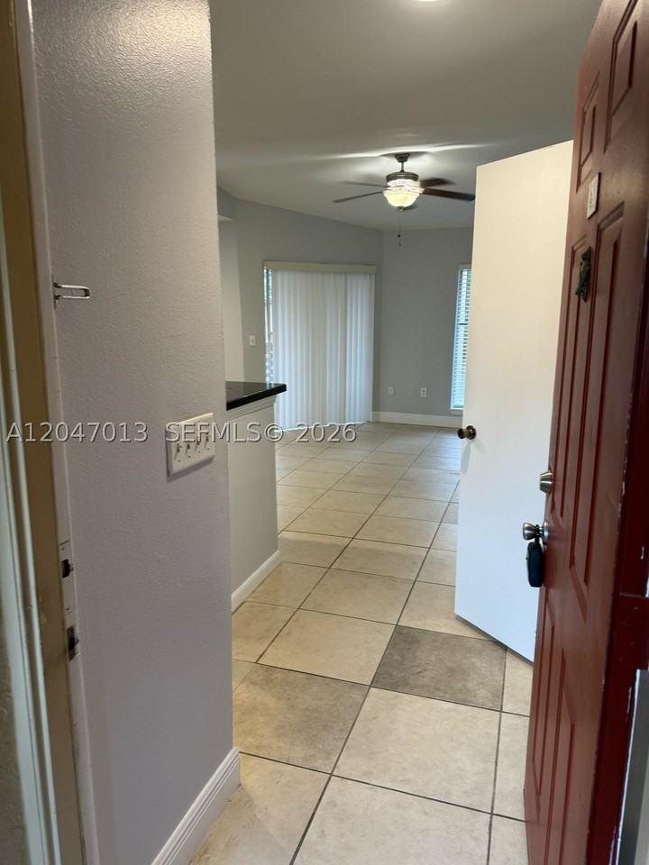 4807 Via Palm Lks #1520 - Photo 4 of 11