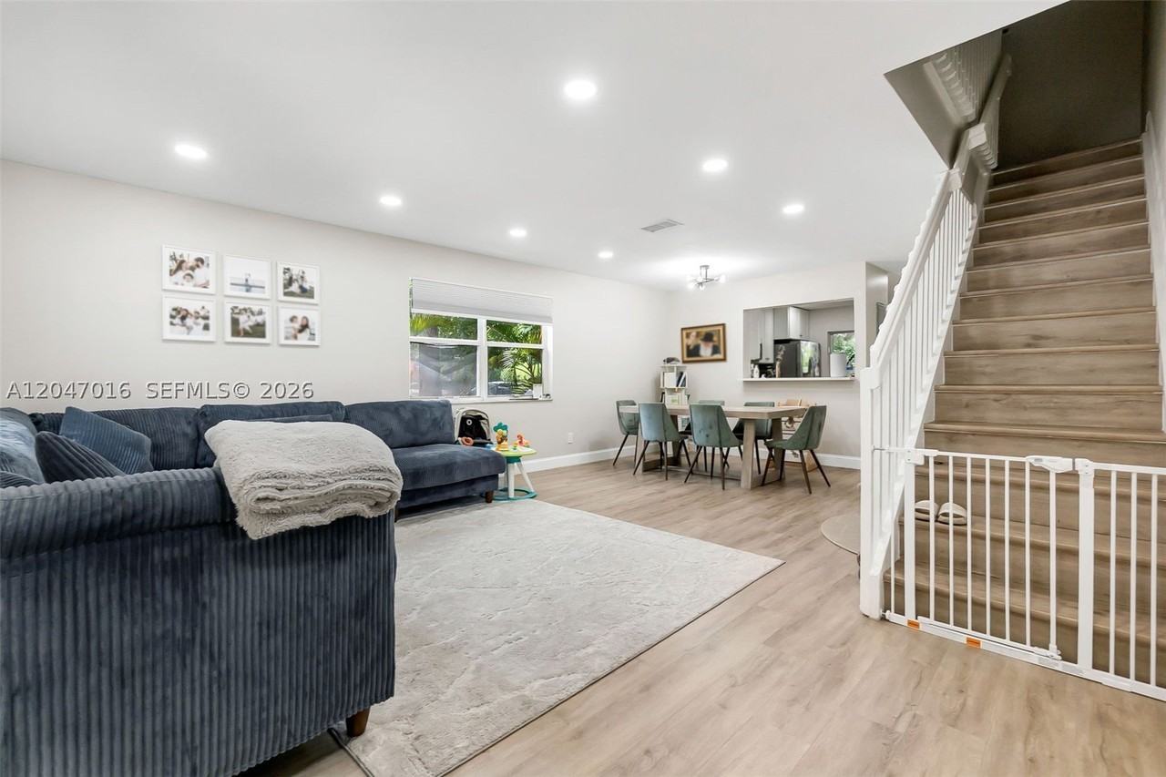6819 Sienna Club Pl - Photo 3 of 15