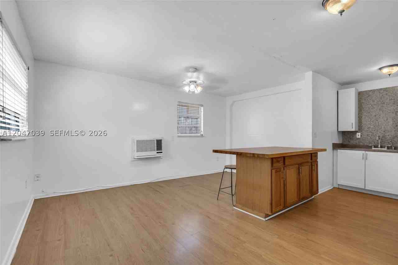 2809 Sw 23rd Ter #2807 - Photo 2 of 13