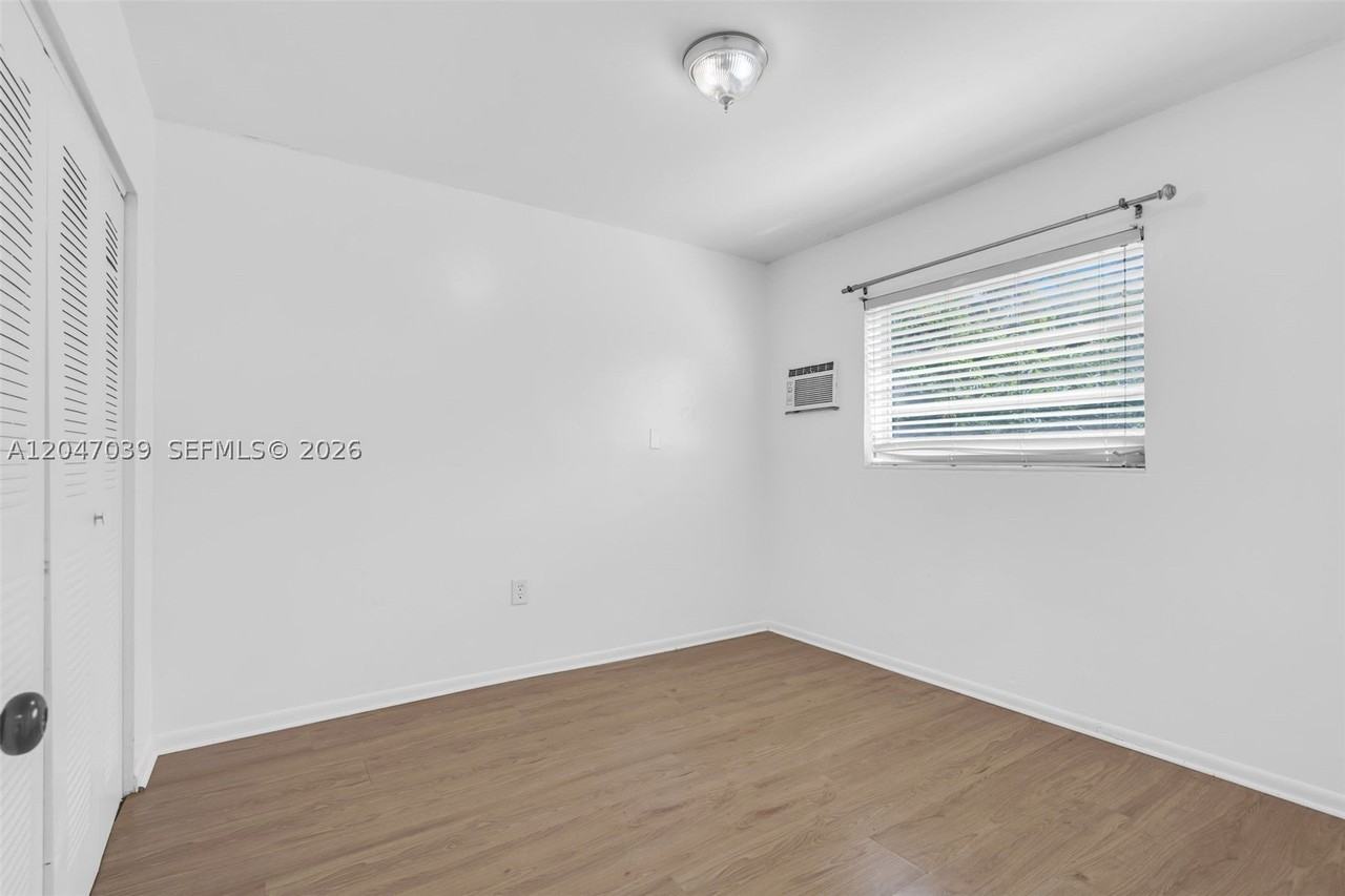 2809 Sw 23rd Ter #2807 - Photo 6 of 13