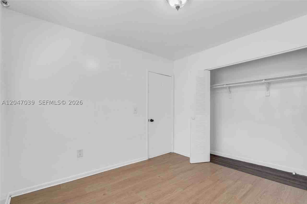 2809 Sw 23rd Ter #2807 - Photo 7 of 13