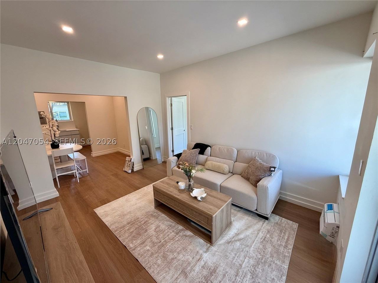 1535 West Ave #4 - Photo 2 of 29