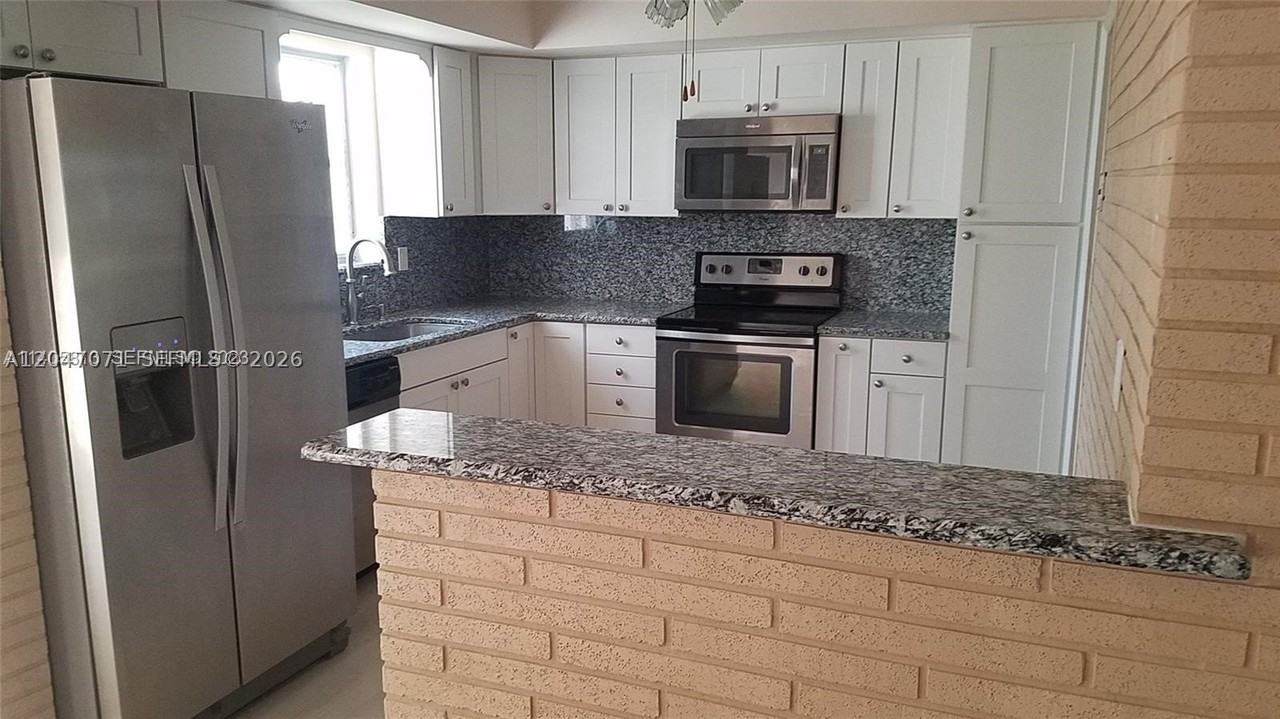 3346 Coolidge St - Photo 5 of 14