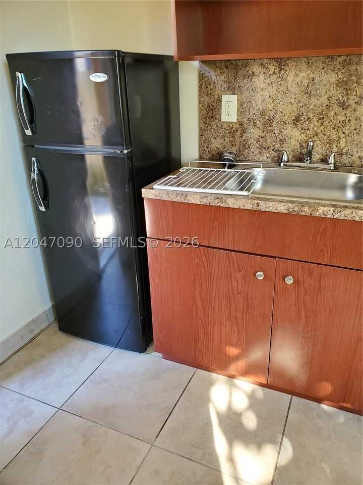 13770 Ne 20th Pl #03 - Photo 2 of 6