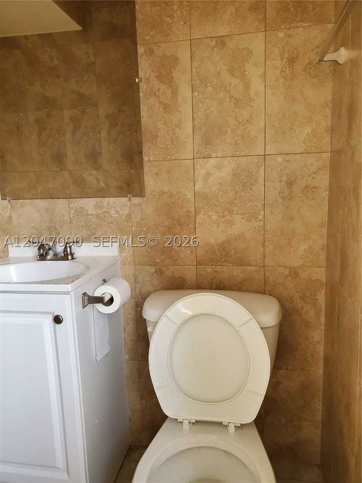 13770 Ne 20th Pl #03 - Photo 6 of 6