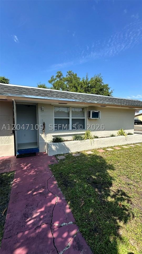 715 Sw 6th St #1-2