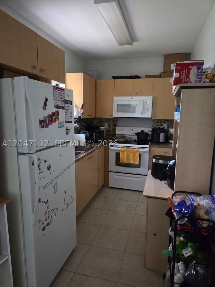 2816 Nw 15th St #2R - Photo 5 of 8
