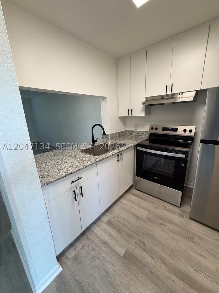 1205 Nw 103rd Ln #201 - Photo 2 of 12