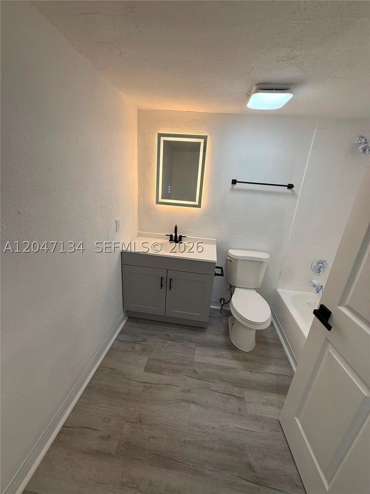 1205 Nw 103rd Ln #201 - Photo 7 of 12