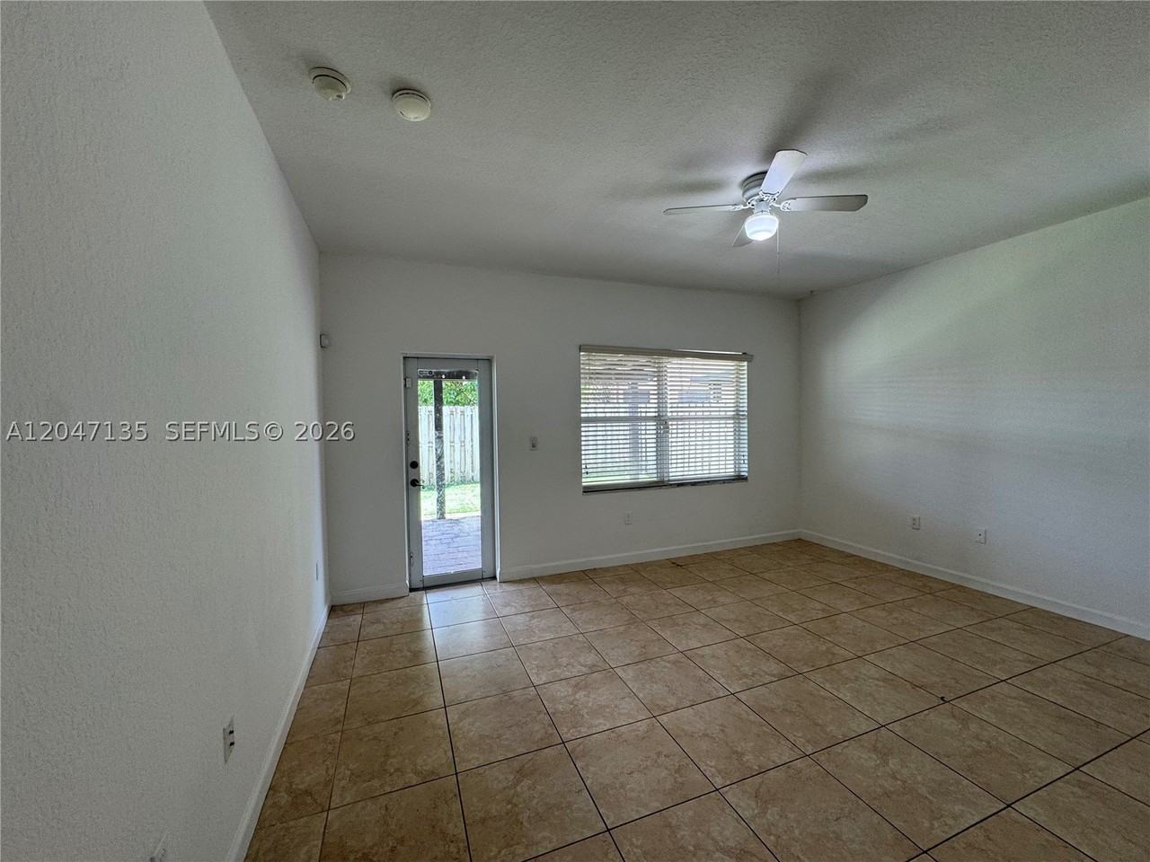 2356 Ne 3rd Ct #2356 - Photo 3 of 34