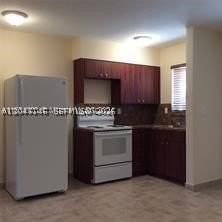 1324 Ne 127th St #11 - Photo 4 of 10