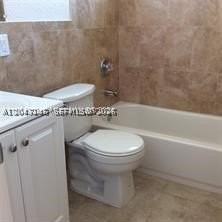 1324 Ne 127th St #11 - Photo 7 of 10