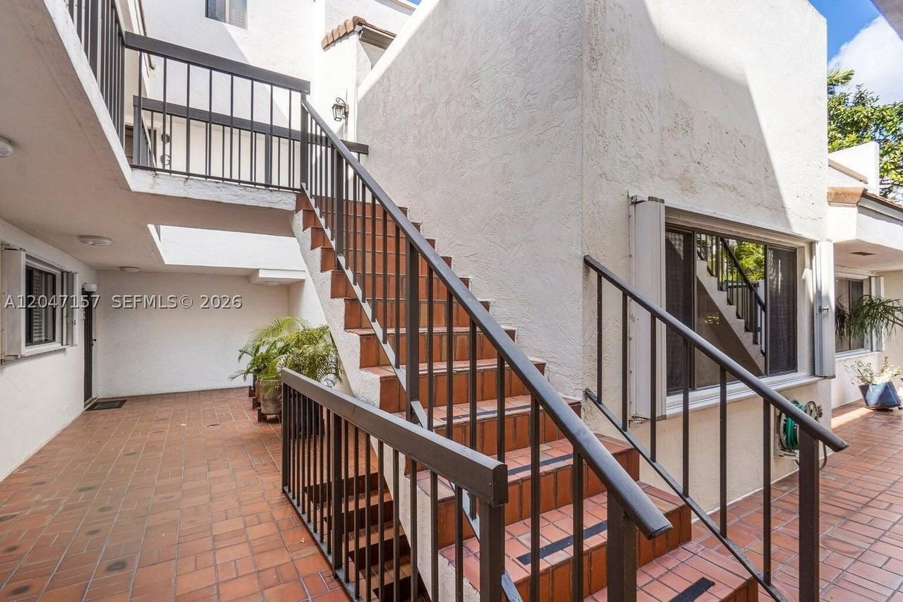 1520 Salzedo St #F - Photo 4 of 27