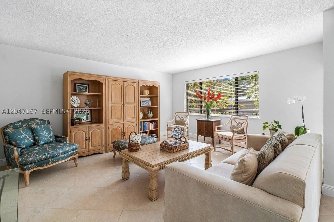 1520 Salzedo St #F - Photo 5 of 27