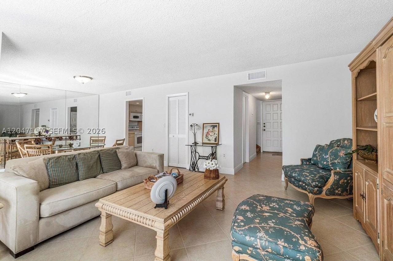 1520 Salzedo St #F - Photo 6 of 27