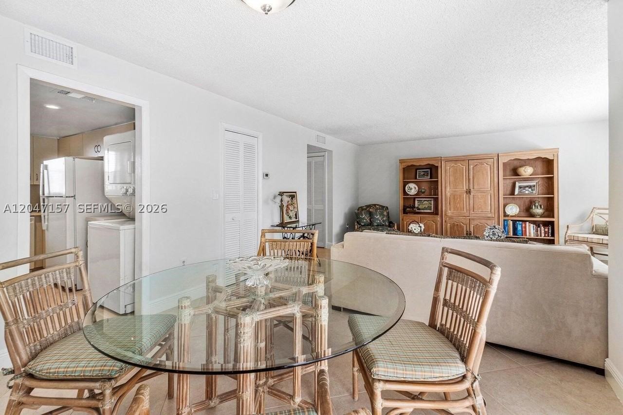 1520 Salzedo St #F - Photo 7 of 27